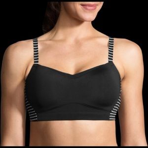 Brooks Fineform Sports Bra Sz 38 C/D